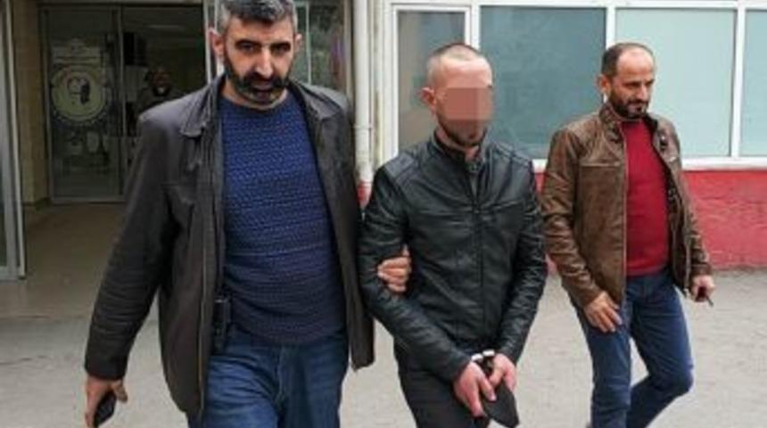 Bı&ccedil;akla Bir Kişiyi Ağır Yaralayan Zanlı Yakalandı