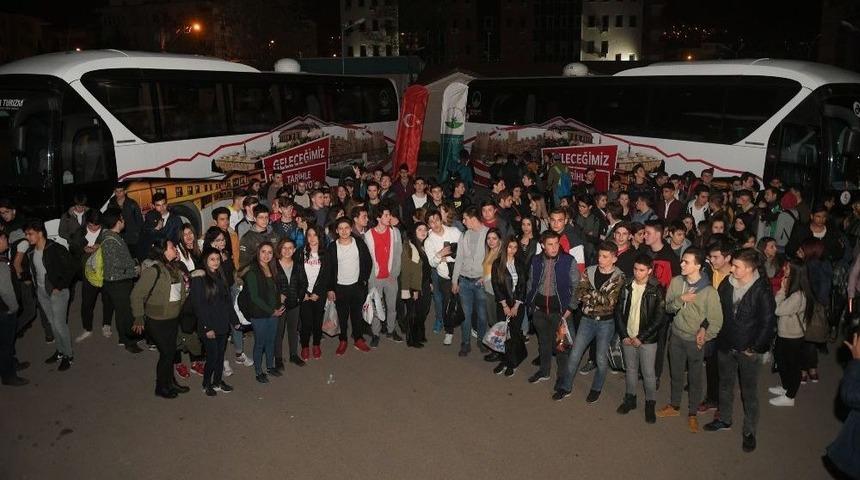 &Ouml;ğrenciler &Ccedil;anakkale Ruhu İ&ccedil;in Yola &Ccedil;ıktı