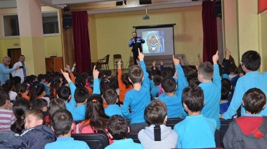 Toplum Destekli Polisler 2 Ayda 1714 &Ouml;ğrenciye Eğitim Verdi