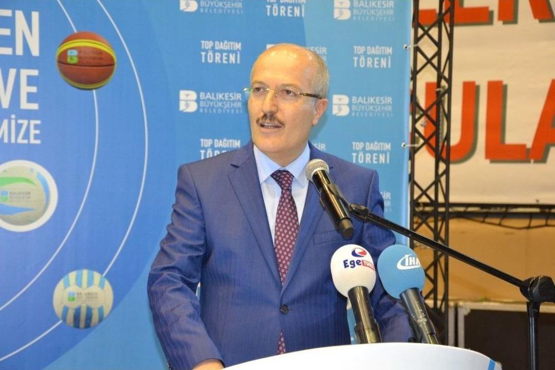 B&uuml;y&uuml;kşehir Belediyesi&rsquo;nden Okullara 25 Bin Adet Top