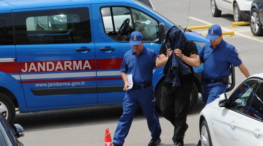 82 M&uuml;lteciyi Ka&ccedil;ırırken Yakalandılar