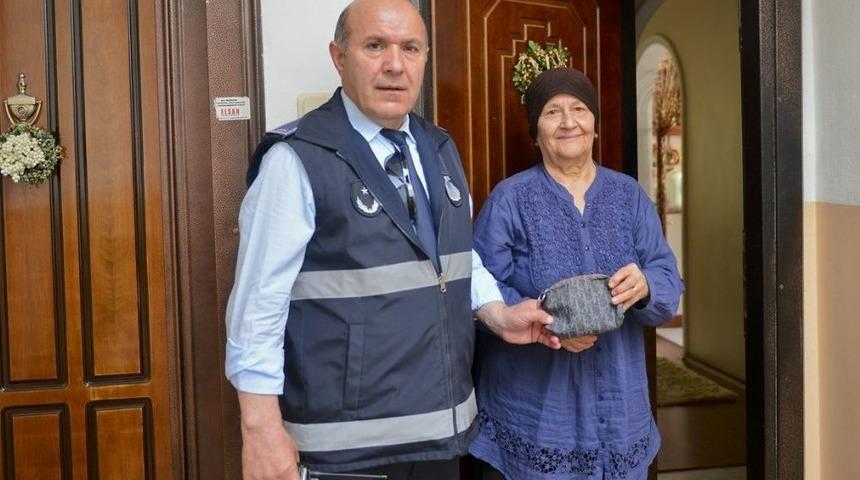 Maltepe Zabıtasından &Ouml;rnek Davranış