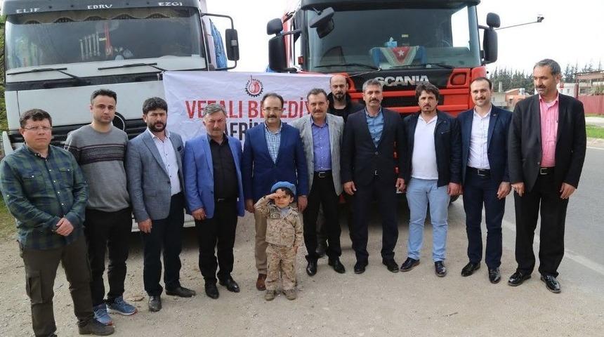 Uşak&rsquo;tan &Ccedil;ıkan Yardım Tır&rsquo;larındaki Malzemeler Sahiplerine Teslim Edildi