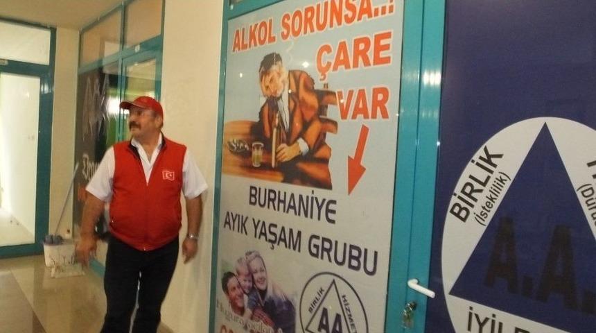 Adsız Alkoliklerden Alkol Ve Uyuşturucu Uyarısı