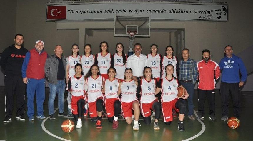 Toroslar&rsquo;da Sportif Başarı Eğitimle B&uuml;t&uuml;nleşti