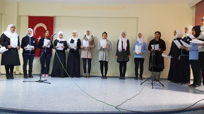 Ey&uuml;p G&ouml;k&ccedil;eimam Anadolu İmam Hatip Lisesinden Mevlit Kandili Programı