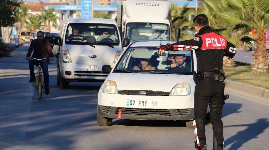 Polisten Uyuşturucu Denetimi