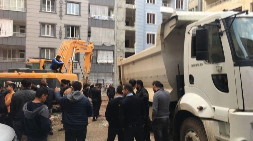 Siirt&rsquo;te Tencere Tavalı İnşaat Protestosu