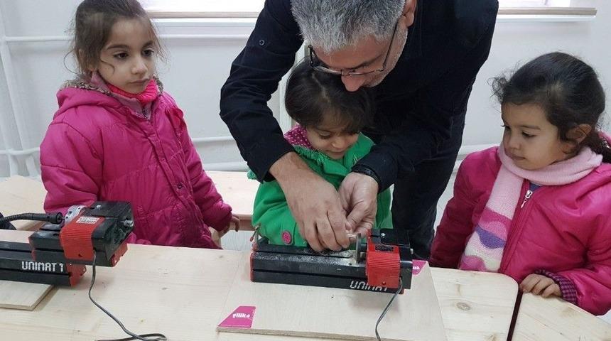 Anaokulu &Ouml;ğrencileri İnovasyon Merkezini Gezdi