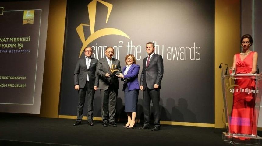 Sanat Merkezi En İyi K&uuml;lt&uuml;rel Mirası Koruma Ve Yaşatma &Ouml;d&uuml;l&uuml; Aldı