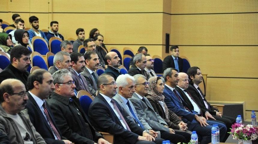 İlahiyat Fak&uuml;ltesi Tarafından Mevlit Kandili Programı D&uuml;zenlendi