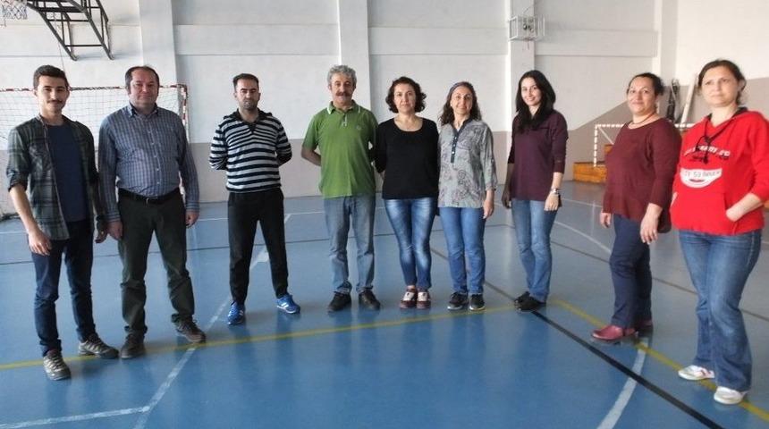 Burhaniye&rsquo;de &Ouml;ğretmenler Halk Oyunları Kursuna Katıldı