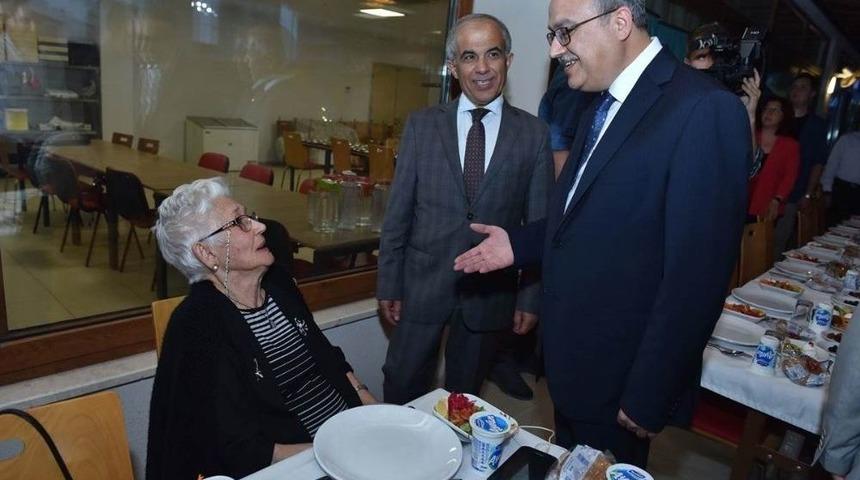 Vali Su, Huzurevi Sakinleriyle İftarda Buluştu