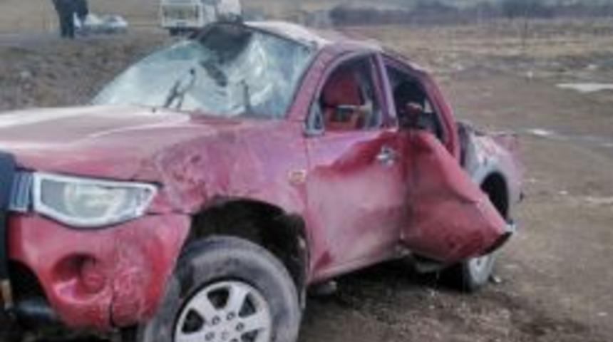 Niğde&rsquo;de Pikap Takla Attı: 1 &Ouml;l&uuml;, 1 Yaralı