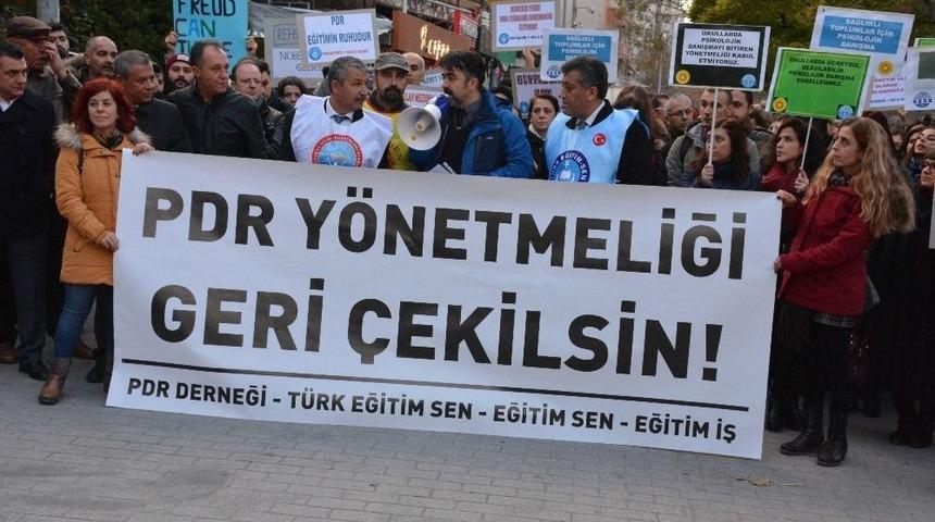 Değişen Rehberlik Hizmetleri Y&ouml;netmeliği&rsquo;ne Protesto