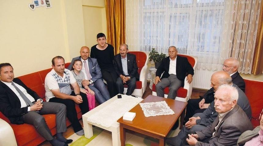 Kaymakam Öztürk İle Başkan Togar, Vatandaşların Evlerine Misafir Oldu