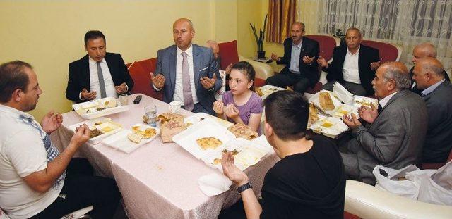 Kaymakam Öztürk İle Başkan Togar, Vatandaşların Evlerine Misafir Oldu