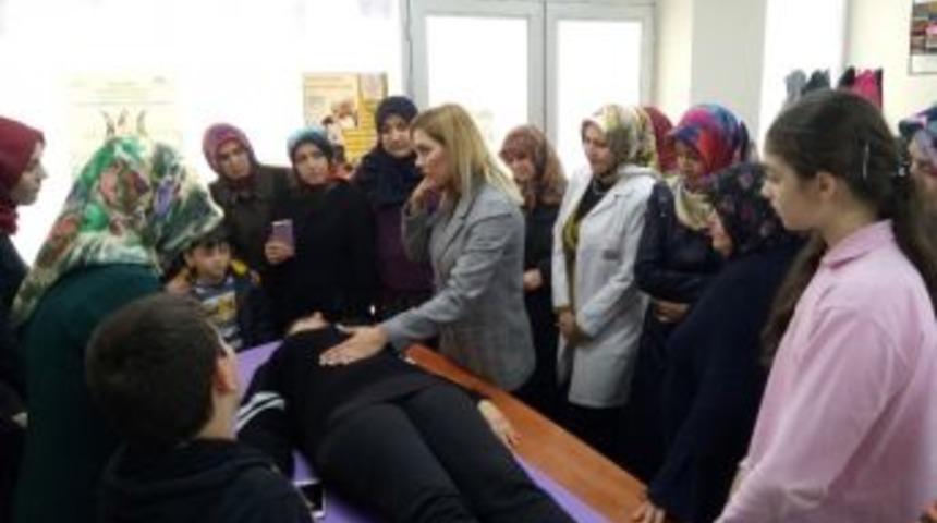 Kartepeli Kadınlara Ev Kazaları Eğitimi Verildi