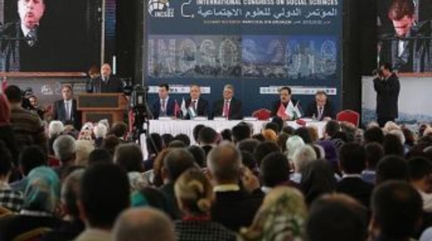 Kud&uuml;s&rsquo;te D&uuml;zenlenen Sosyal Bilimler Kongresi Sona Erdi