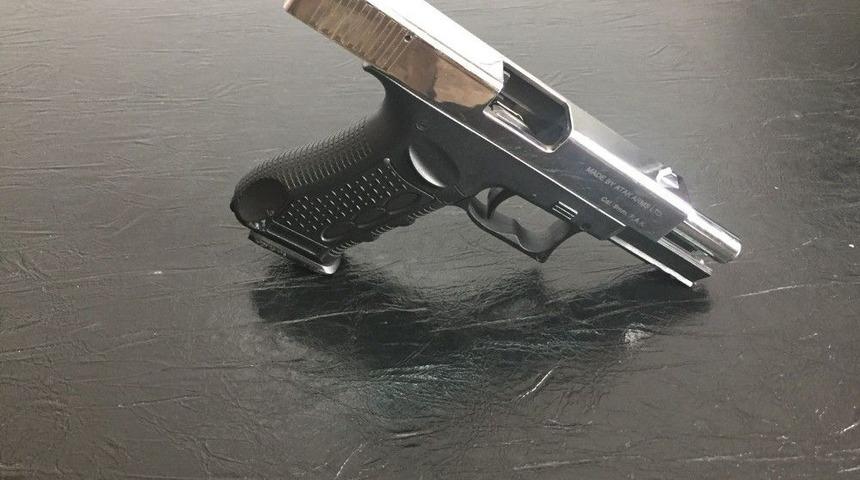 Jandarma Devriyesinde Tabanca Ele Ge&ccedil;irildi