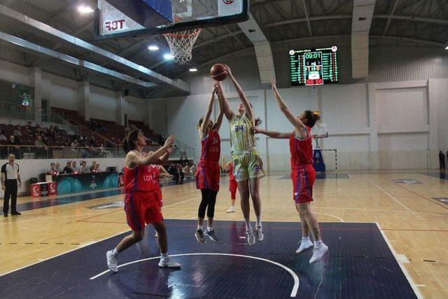 Türkiye Kadınlar Basketbol Ligi: Yalova Vıp: 73 - Mersin Bşb Gelişim: 65