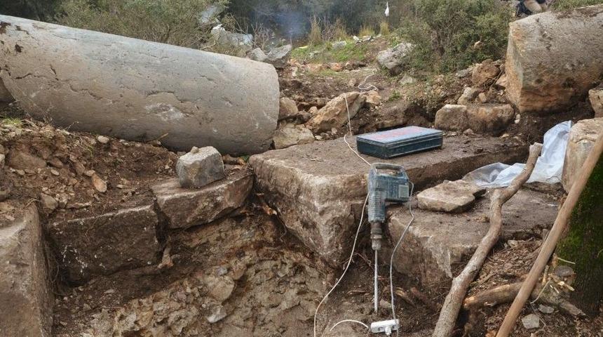 Sit Alanında Ka&ccedil;ak Kazıya Su&ccedil;&uuml;st&uuml;