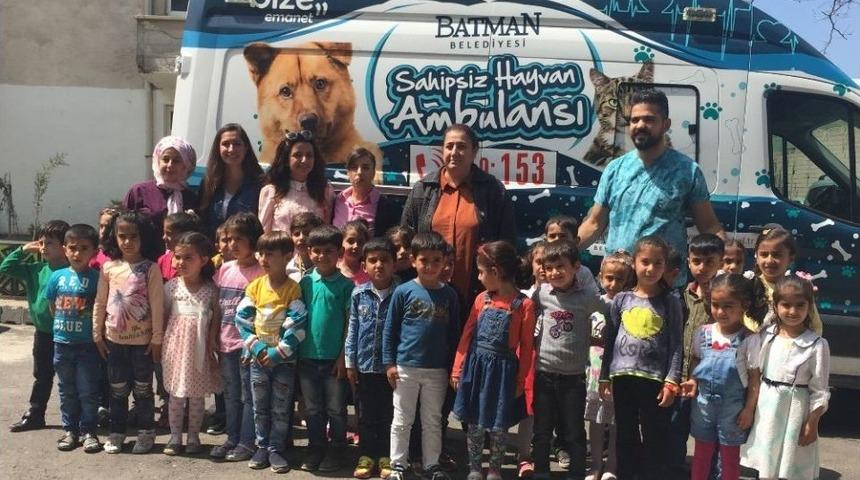 Minikler Belediye Hayvan Bakım Evini Gezdi