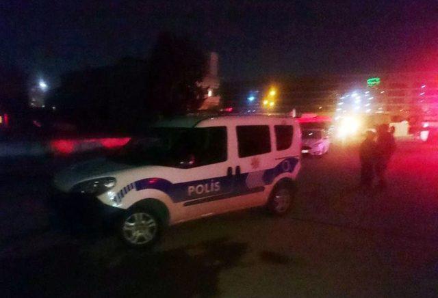 Pendik’te İnşaat Demirlerinin Altında Kalan Çocuk Hayatını Kaybetti