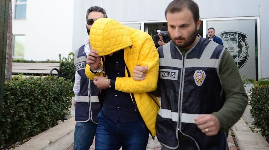 Antalya&rsquo;da Otomobil Dolandırıcılığı: 5 G&ouml;zaltı