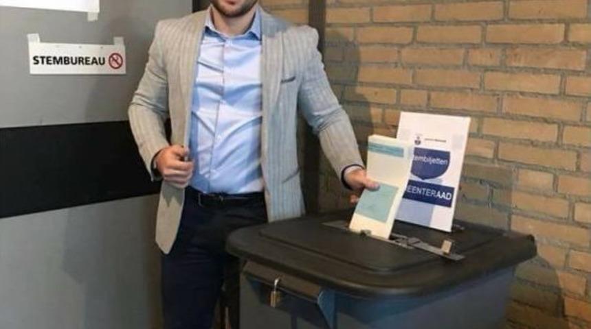 Roermond Belediye Meclisinde İki Gen&ccedil; Oltulu