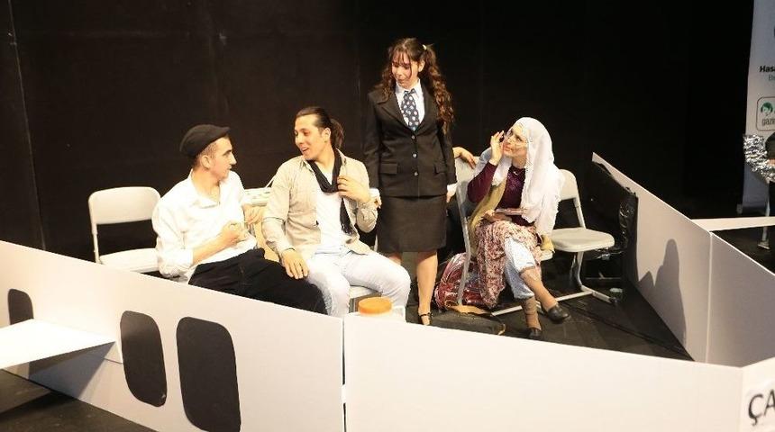 Perde, "engelsiz" Sanat İ&ccedil;in A&ccedil;ıldı