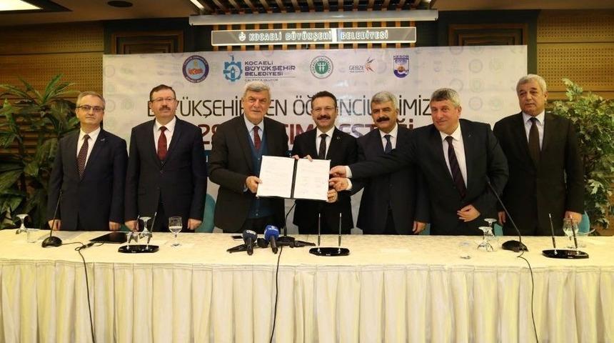 Kocaeli&rsquo;de &Ouml;ğrencilere Ulaşımına B&uuml;y&uuml;kşehir&rsquo;den B&uuml;y&uuml;k Destek