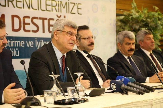 Kocaeli’de Öğrencilere Ulaşımına Büyükşehir’den Büyük Destek