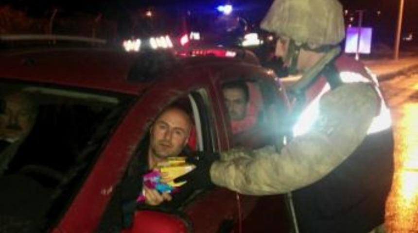 Torul Jandarma Ekiplerinden &Ouml;rnek Davranış