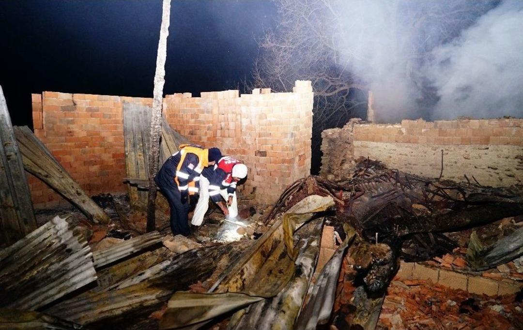 Kastamonu&rsquo;da İki Ev Yandı: 5 Kişi Kayıp