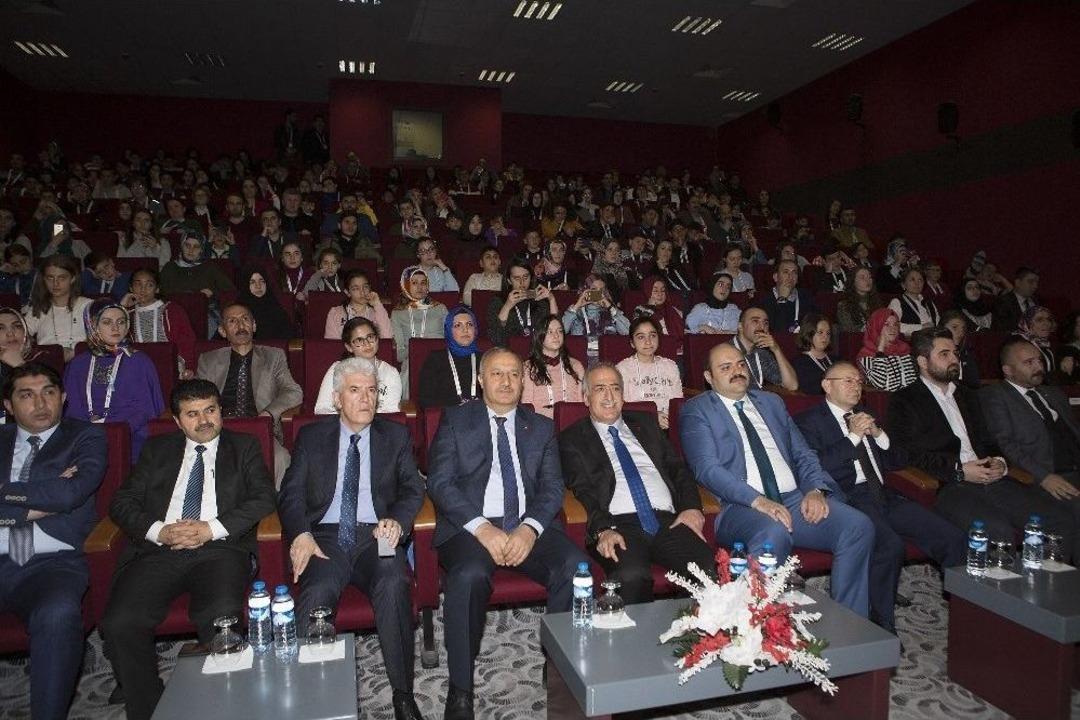 T&uuml;bitak 12. Ortaokul Yarışması Atat&uuml;rk &Uuml;niversitesinde Başladı