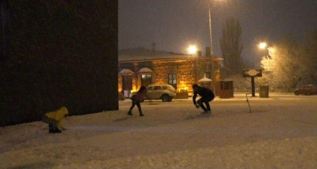 Kars’ta Kar Yağışı Etkili Oluyor