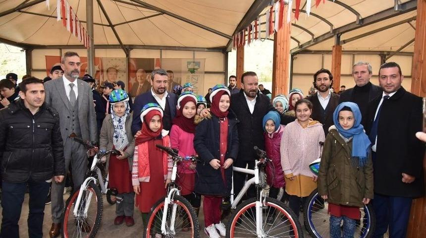 İzmit&rsquo;te Bisiklet Dağıtımları Devam Ediyor