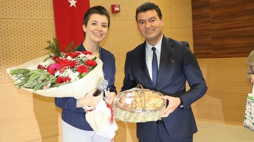 Başkan Akın Aile Ve Eğitime Verdiği &Ouml;nemi S&uuml;rd&uuml;r&uuml;yor