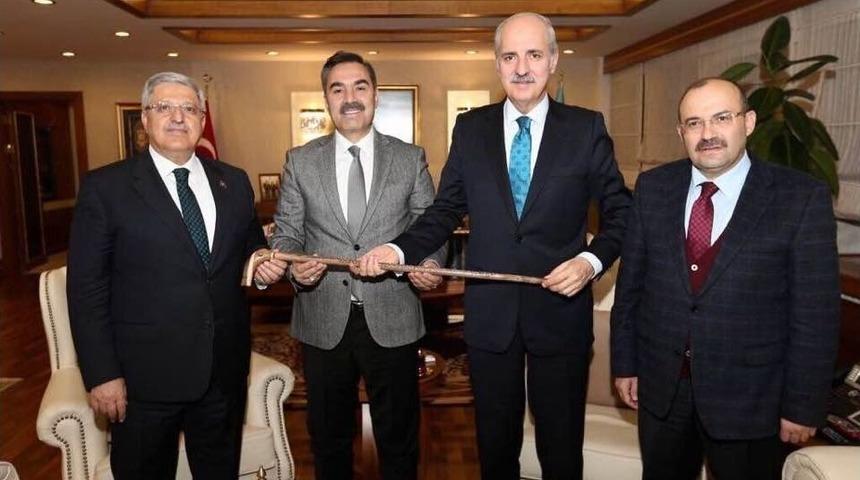 Ahlat&rsquo;tan Bakan Kurtulmuş Ve Elvan&rsquo;a Davet