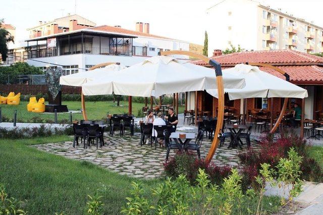 Bergama’da Engelli Dostu Maltepe Kıraathanesi