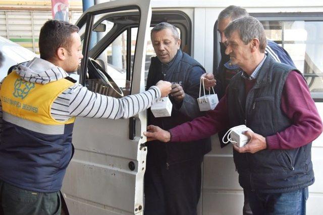 Süleymanpaşa Belediyesi Şehrin Dört Bir Yanında Kandil Simidi Dağıttı