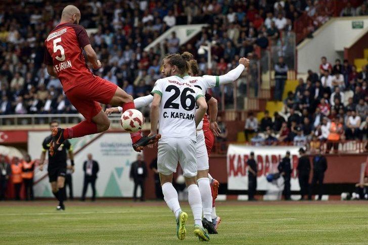 Tff 2. Lig: Gümüşhanespor: 1 - Sakaryaspor: 4 G3