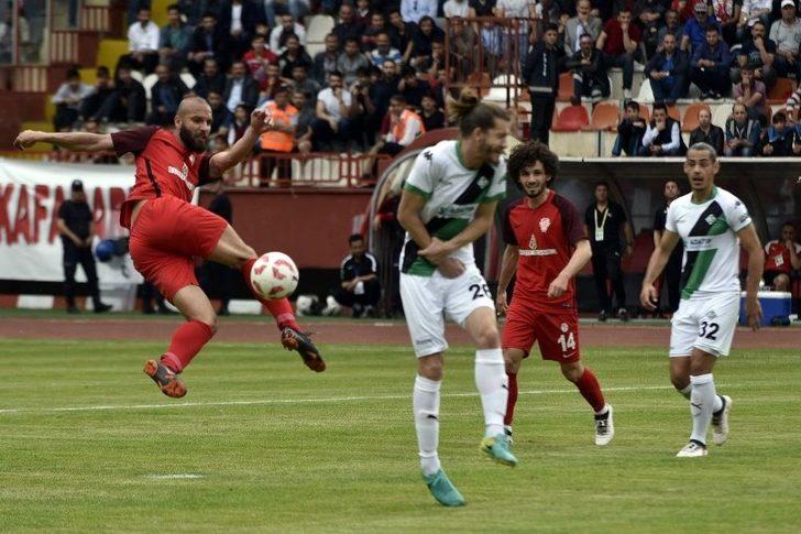 Tff 2. Lig: Gümüşhanespor: 1 - Sakaryaspor: 4 G4