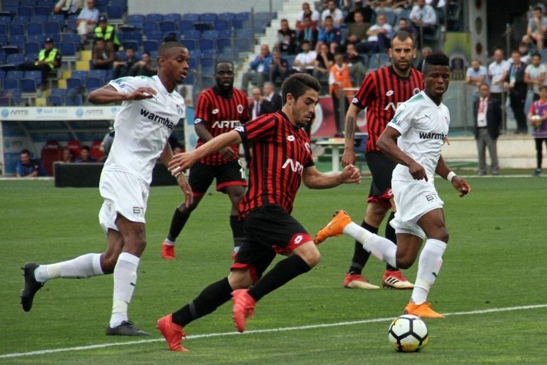 Spor Toto S&uuml;per Lig: Gen&ccedil;lerbirliği: 1 - Bursaspor: (ilk Yarı)