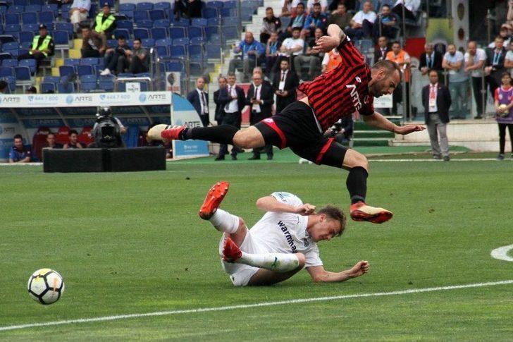 Spor Toto Süper Lig: Gençlerbirliği: 1 - Bursaspor: (ilk Yarı) G4