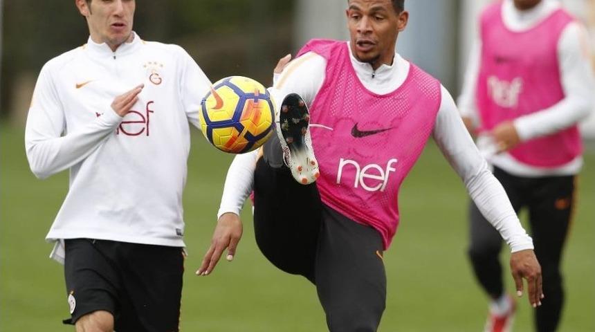 Galatasaray, Trabzonspor Ma&ccedil;ı Hazırlıklarını S&uuml;rd&uuml;rd&uuml;