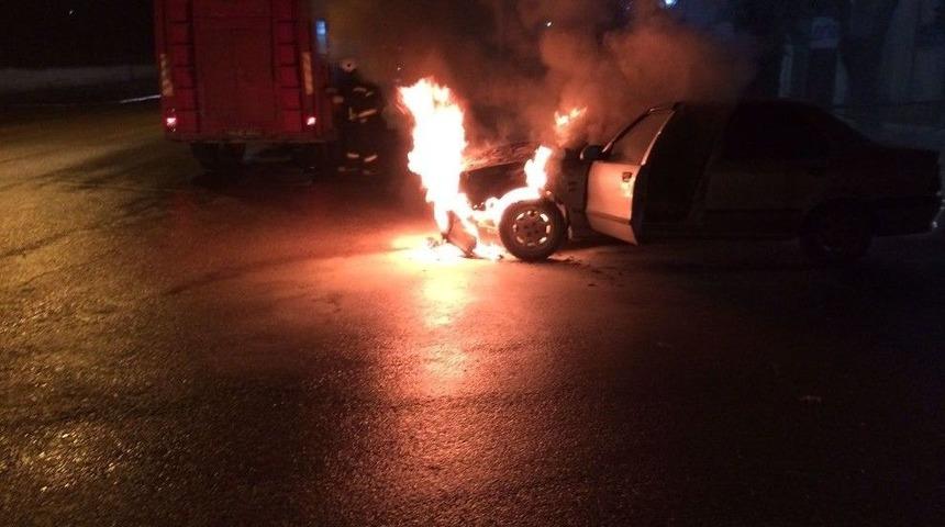 Otomobil Alev Alev Yandı