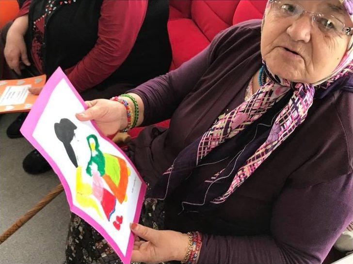 Minik Öğrenciler Yaşlıları Duygulandırdı G4