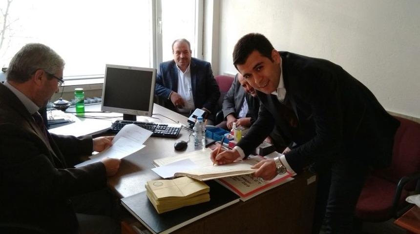 Ak Parti Selendi İl&ccedil;e Başkanı Ka&ccedil;ar Mazbatasını Aldı